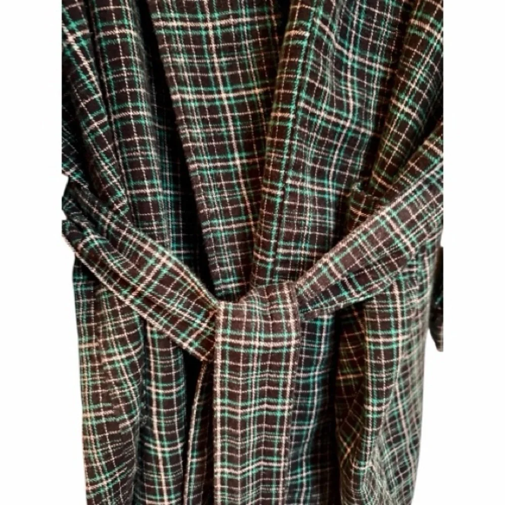 BOTANY 500, MENS, GREEN/BLACK PLAID, BATH ROBE. SIZE 3XL/4XL - Picture 3 of 6